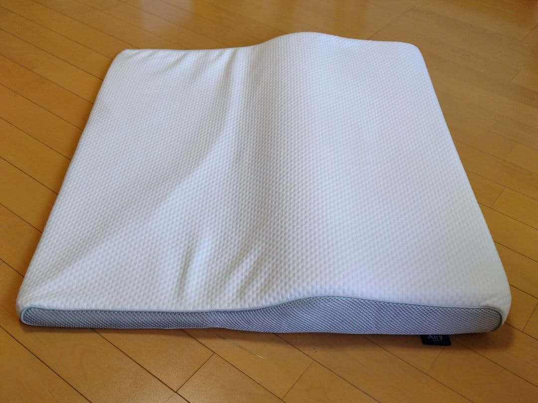 エアリーピロー　低反発枕　アイリスオーヤマ