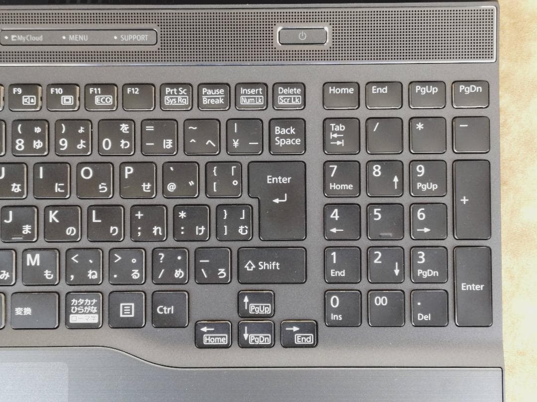 LIFEBOOK AH78/C2 台8世代Core i7搭載