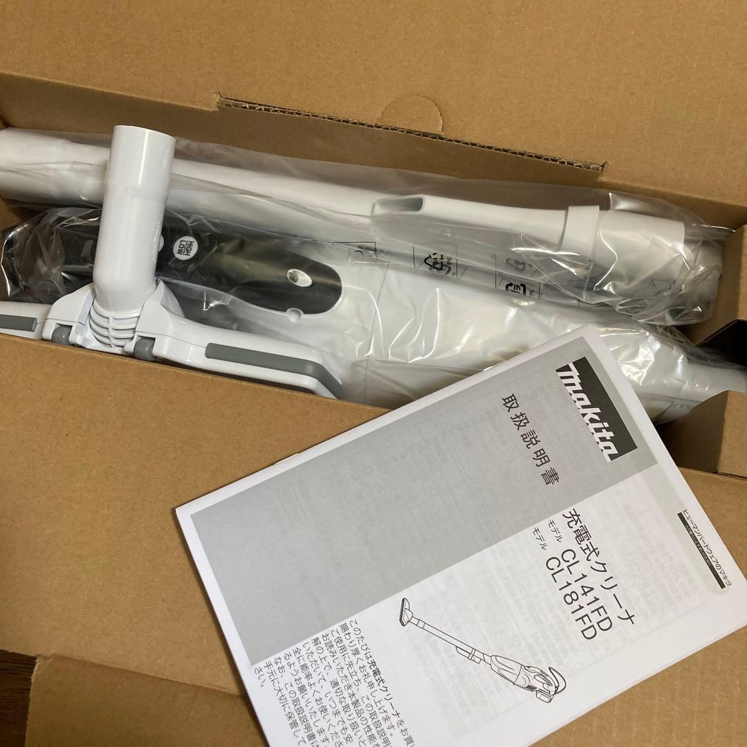 マキタ　コードレス掃除機　CL141FDZW バッテリ充電器別販売