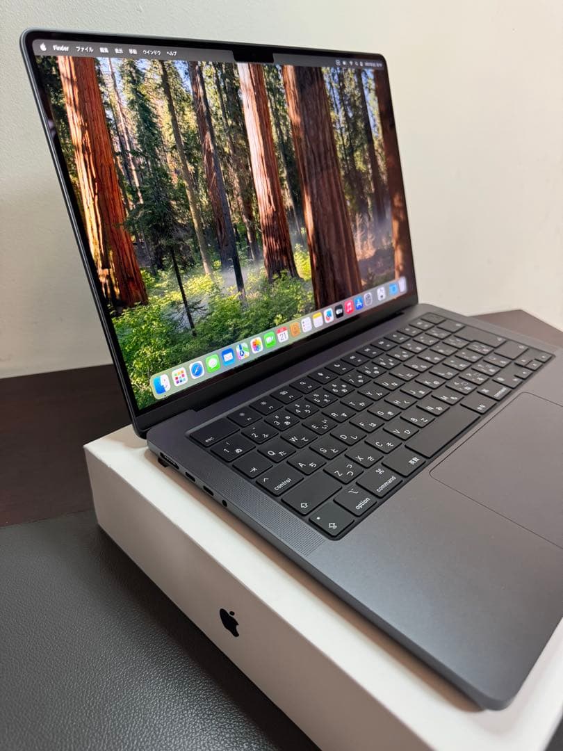 MacBook Pro 2024.14インチ、 M4. 16GB。512GB