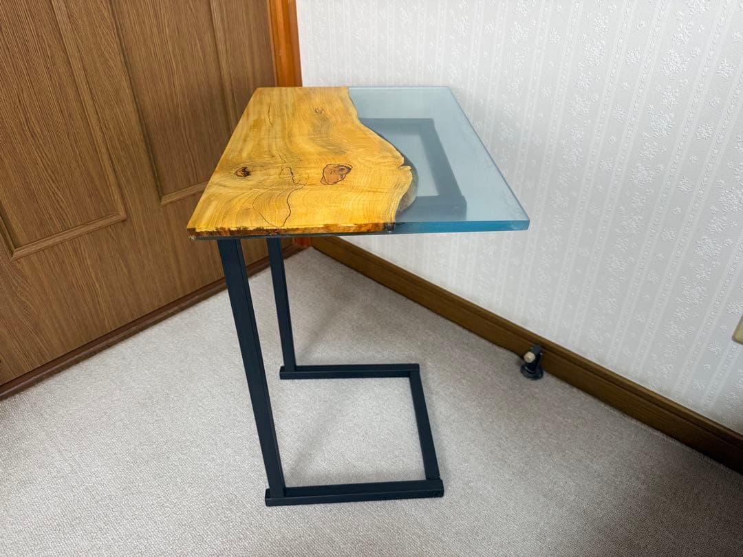 レジンテーブル【50×32.5×53.3】