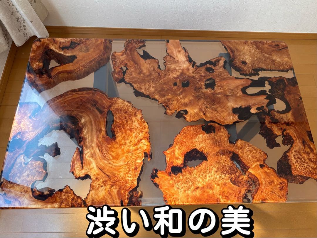 自然が刻んだ杉の瘤の模様、レジンが永遠に封じ込めました。世界にひとつだけの作品を