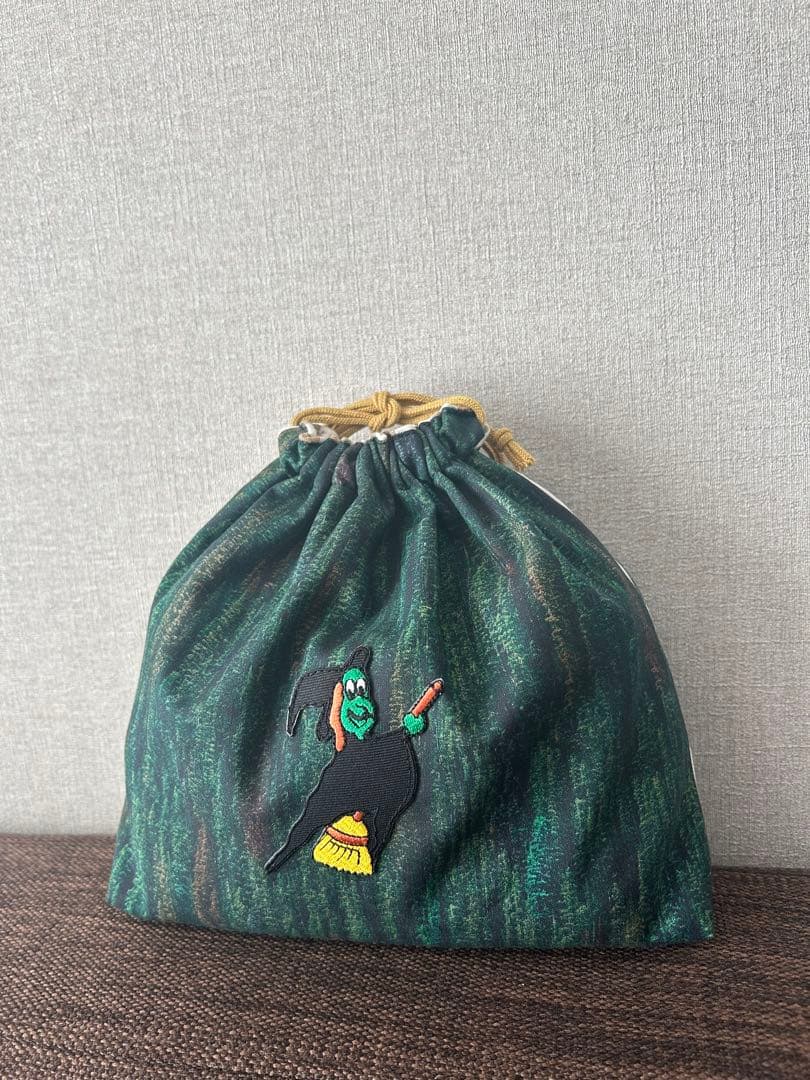 魔女の刺繍ワッペン付き巾着袋　森林デザインお弁当袋　入園入学　男の子女の子