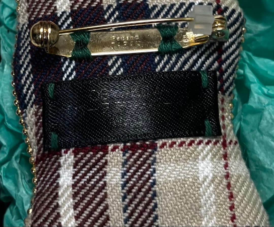 osyakuma iwashi 刺繍作家　刺繍ポーチ　オシャクマ　ブローチ