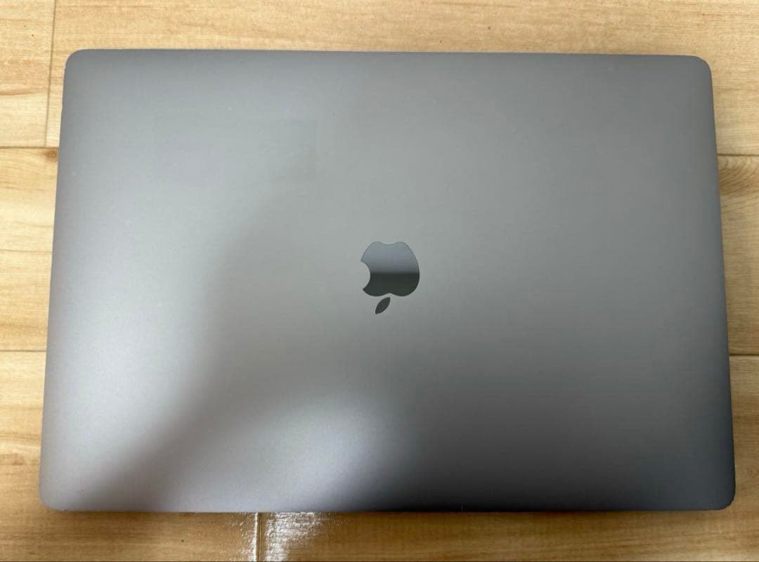 Macbook Pro 2019 16インチ i9 32GB SSD 1TB