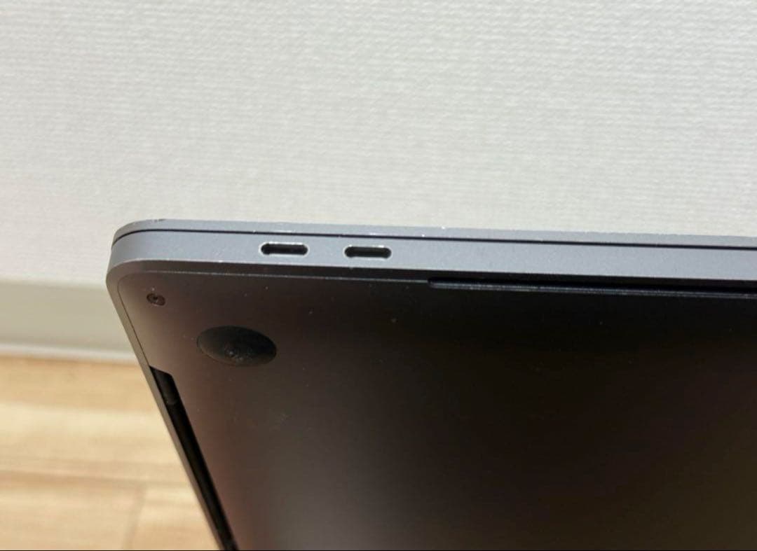 Macbook Pro 2019 16インチ i9 32GB SSD 1TB