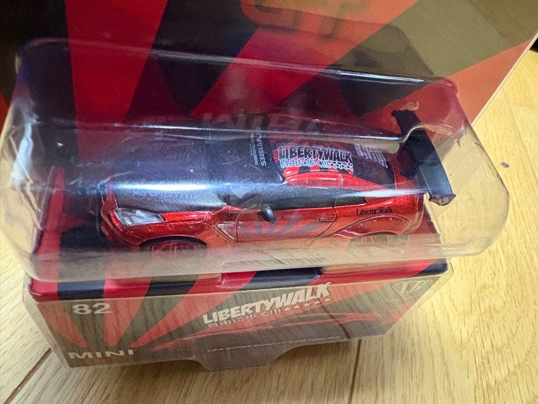 MINI-GT LBWK 日産 GT-R R35 キャンディレッド 限定版