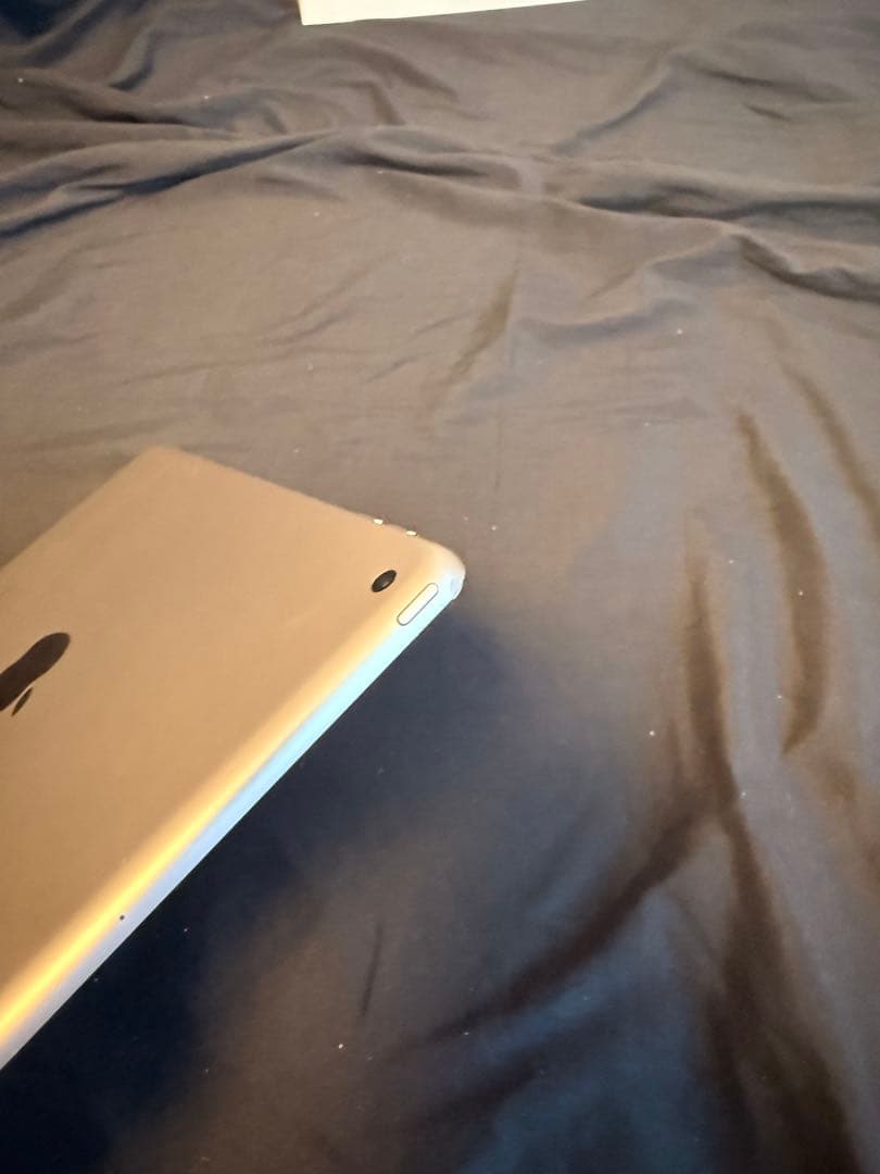 【美品】iPad 第6世代 Wi-Fi 32GB 箱付き